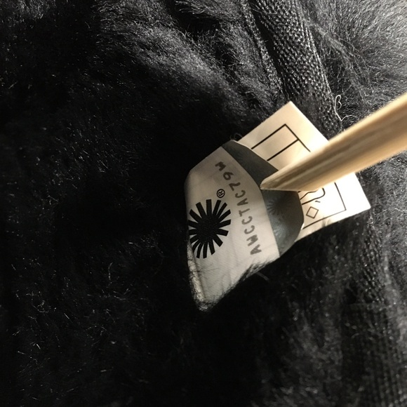 UGG MONGOLIAN CLASSIC SHORT SHEEPSKIN CUFF BOOTS -BLACK SUEDE -WOMENS US 7 -NEW - Picture 7 of 8